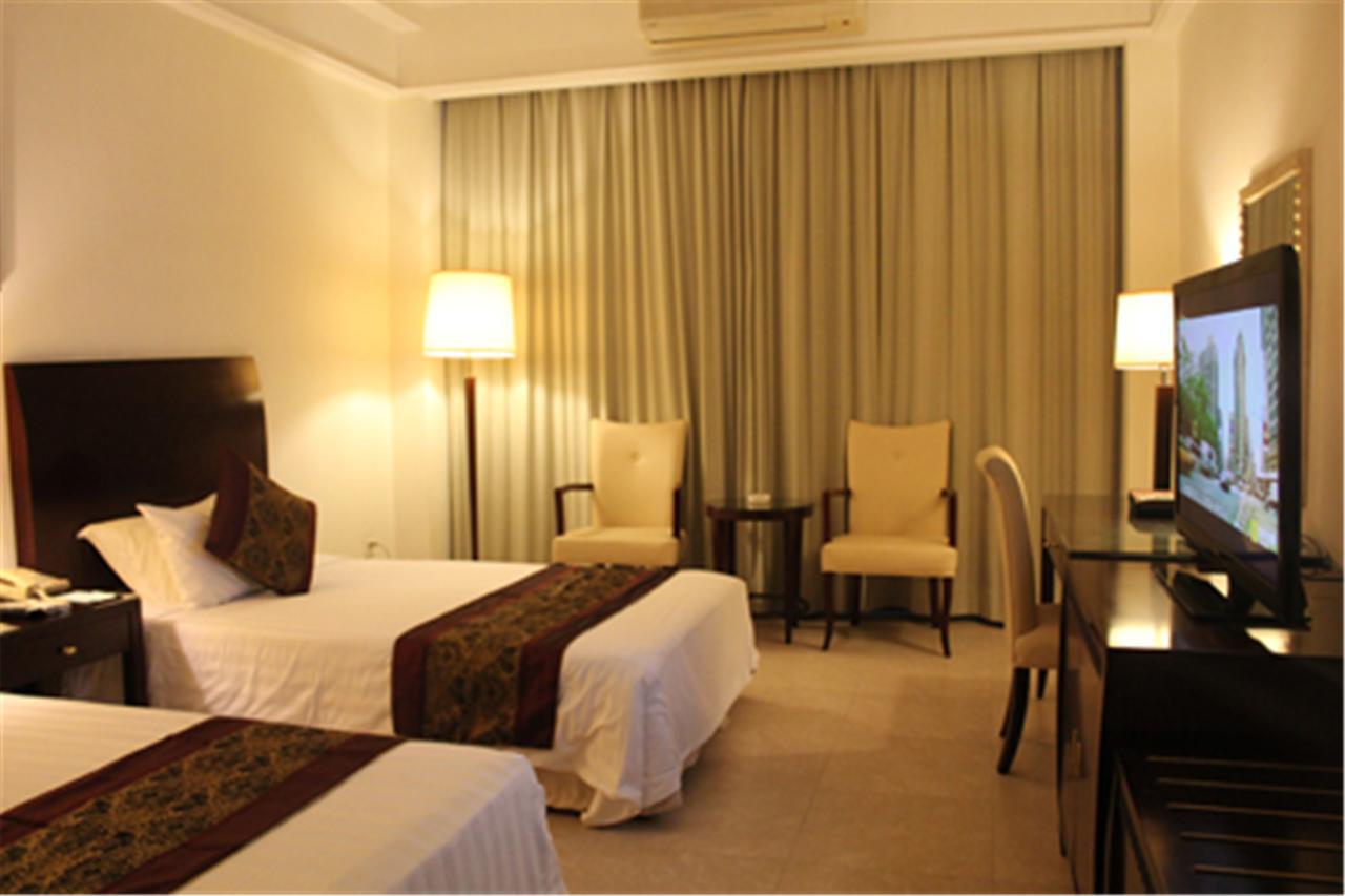 Clifford Golden Lake Hotel Foshan Exterior foto