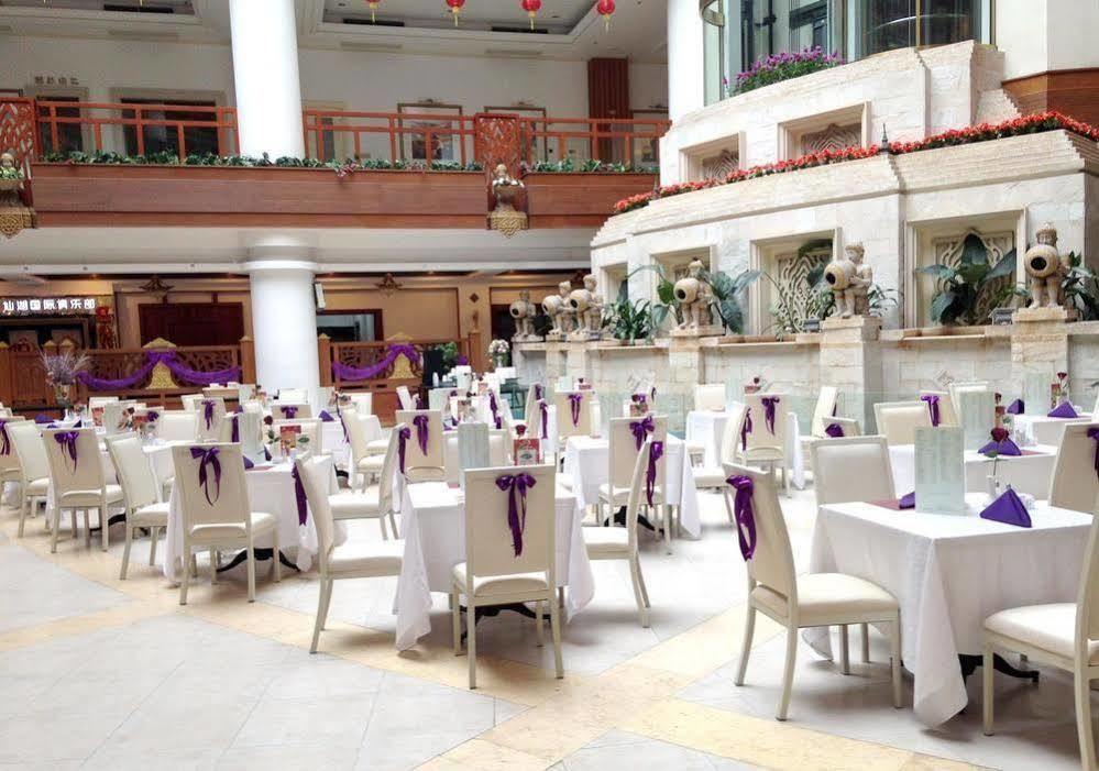 Clifford Golden Lake Hotel Foshan Exterior foto