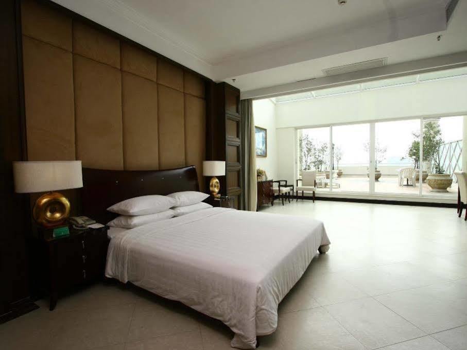 Clifford Golden Lake Hotel Foshan Exterior foto