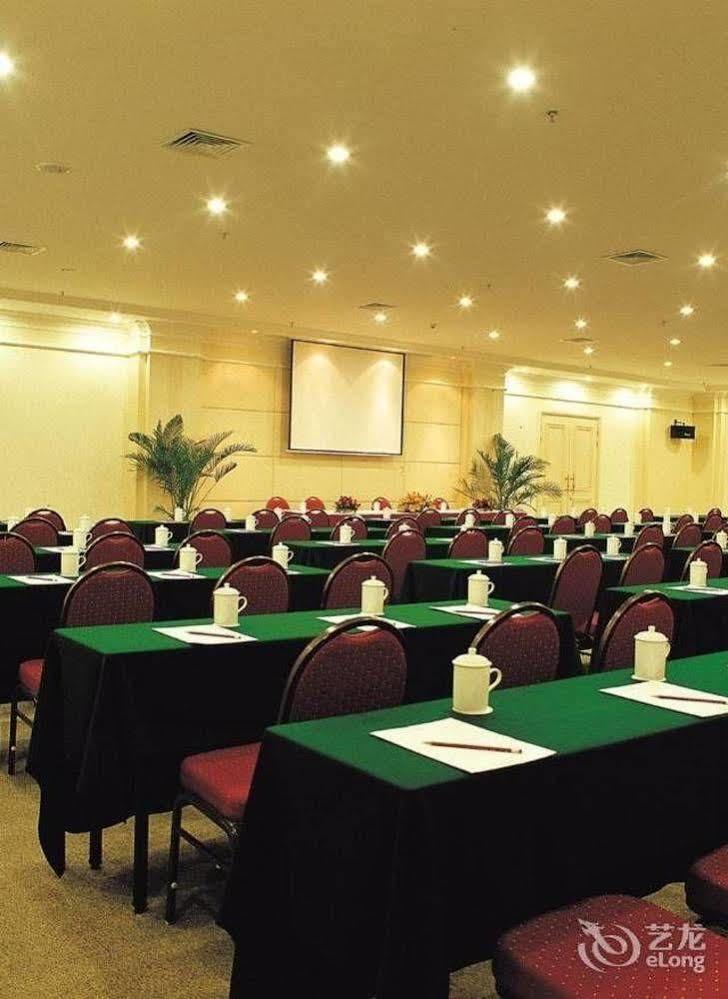 Clifford Golden Lake Hotel Foshan Exterior foto
